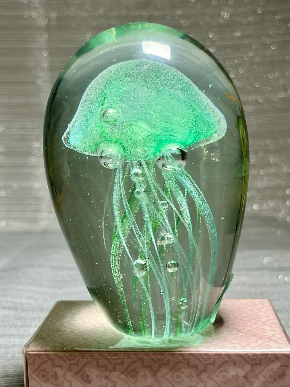 Jelly Fish Hand Blown Glass Paperweight Glow in Dark Beautiful Ocean Colors